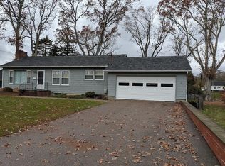 34 Hubbard St, Westerly, RI 02891