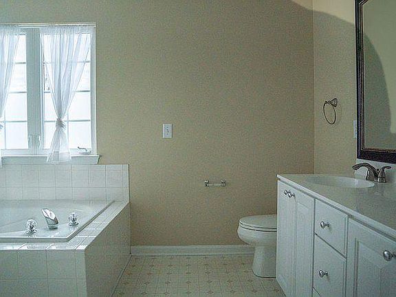 5th image of 3245 Nolen Ln