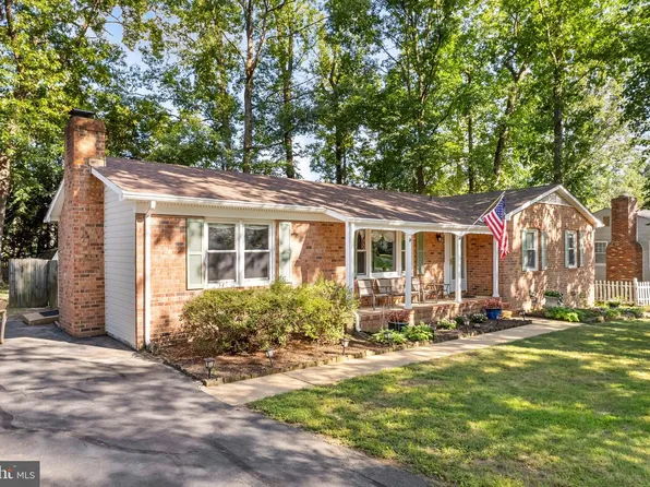 520 Butternut Dr, Fredericksburg, VA 22408