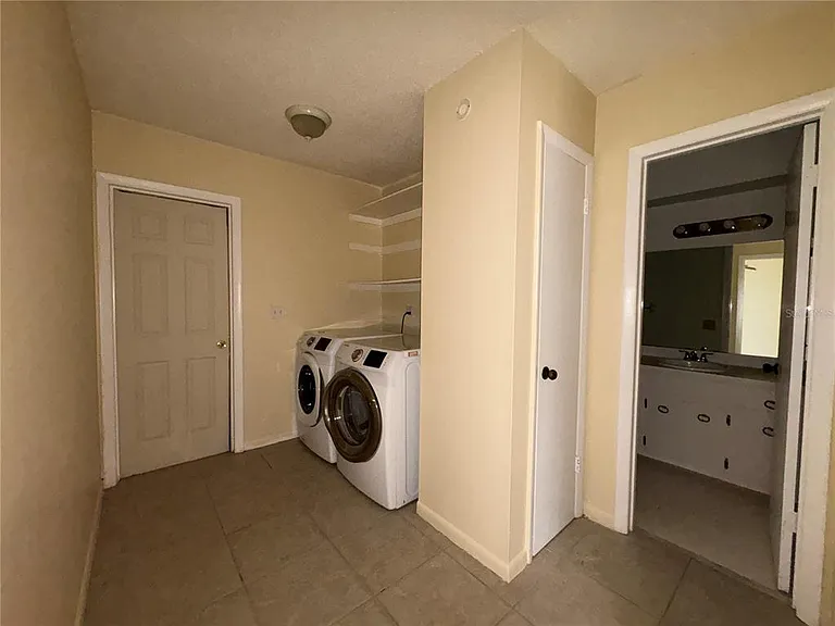 728 Lake Ned Rd — Photo 22