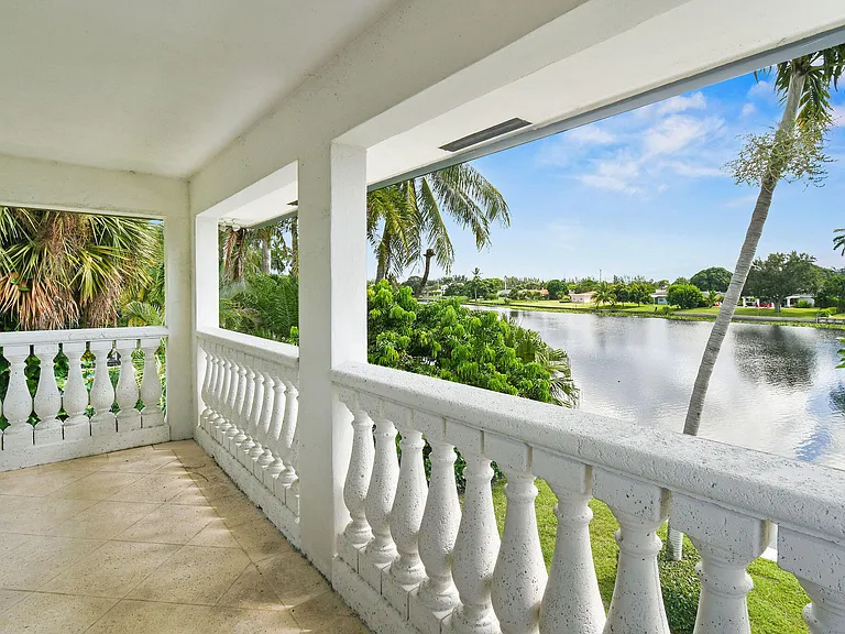 8110 W Lake Dr — Photo 40