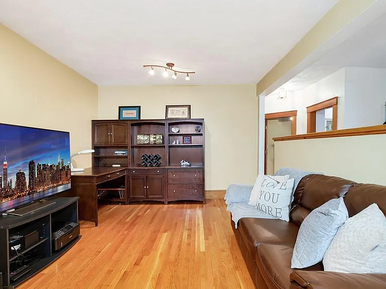 112 Kinnaird St #112 — Photo 3