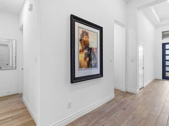 5th image of 425 Juana Way