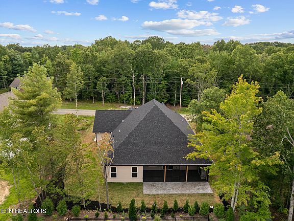 5th image of 118 Hedgewood Point