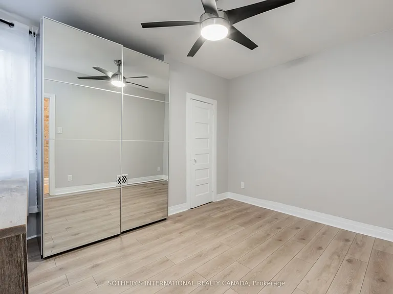 15 Indian Road Cres #UPPER — Photo 16