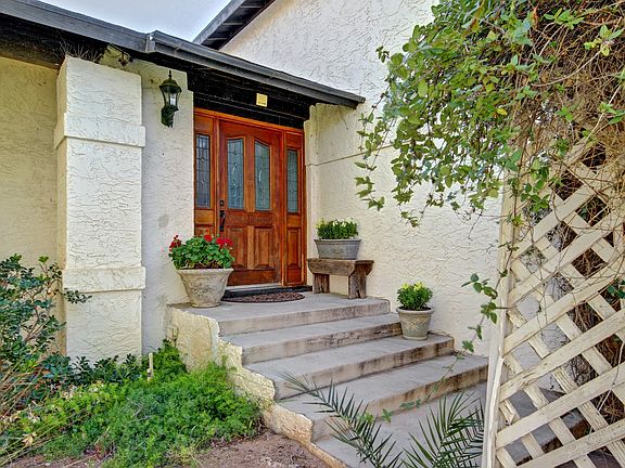 5th image of 717 E McNair Dr