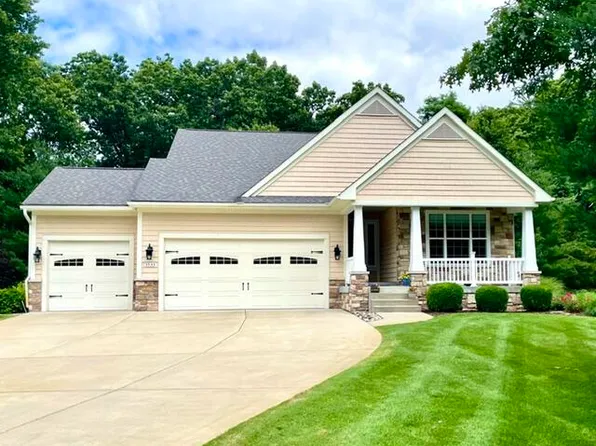 5533 S Red Pine Cir, Kalamazoo, MI 49009