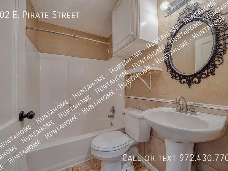 102 E Pirate St — Photo 15