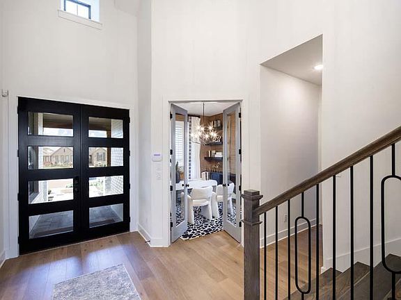 3rd image of 6602 Carlsbad Dr