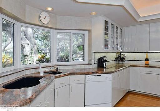 2nd image of 636 19th Ave NE