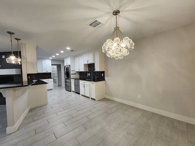 3300 Durant Dr — Photo 28