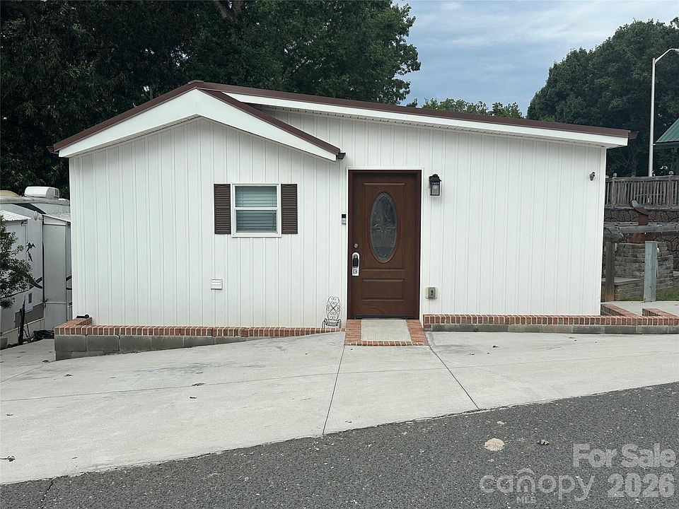 1st image of 106 Deerfield Ln
