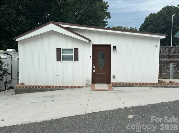 106 Deerfield Ln, New London, NC 28127