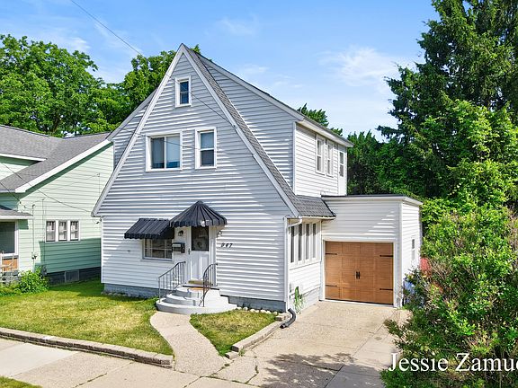 2nd image of 947 Lyon St NE