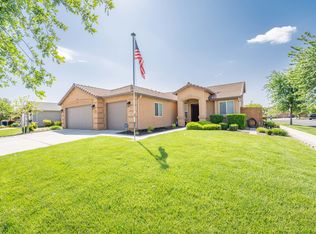 1433 W Burgundy Ct, Hanford, CA 93230