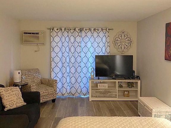 2nd image of 310 Lathrop Ave APT 103