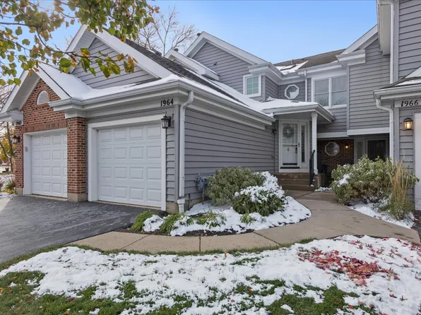 1964 N Coldspring Rd, Arlington Heights, IL 60004