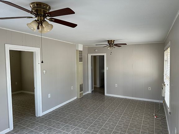3rd image of 434 McKay Ave