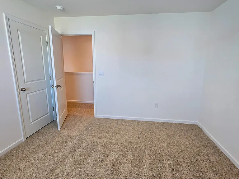 877 Bullhorn Dr — Photo 35
