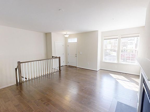 3rd image of 255 Buckeye Cir