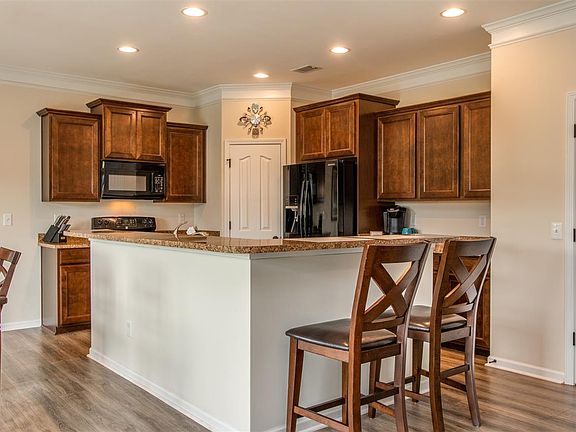 3rd image of 22 McFadden Dr