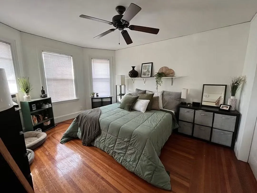 3 bed, 1759 sqft, $1,200 — Photo 1