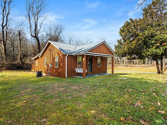 2nd image of 338 Whistlestop Rd