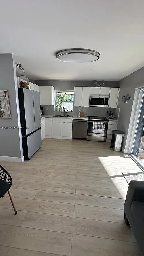 3 bed, 2.5 bath, $3,300 — Photo 4