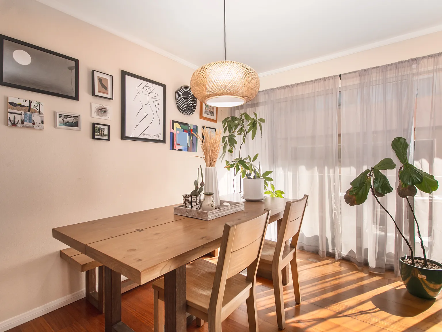 2 bed, 943 sqft, $3,000 — Photo 3