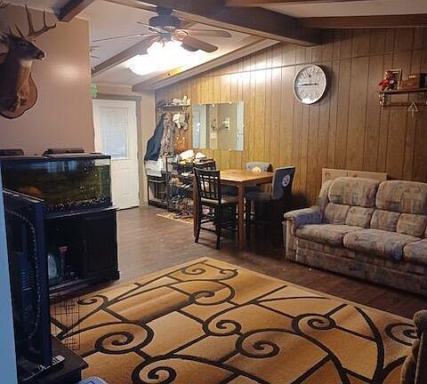 4th image of 108 Buttonwood Ln