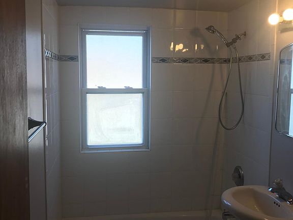 3rd image of 10518 S Artesian Ave Ste 1