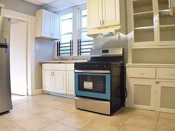 Building Photo - 69 Tuers Ave #2