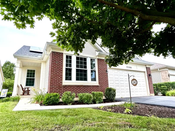 21308 Prince Lake Dr, Crest Hill, IL 60403