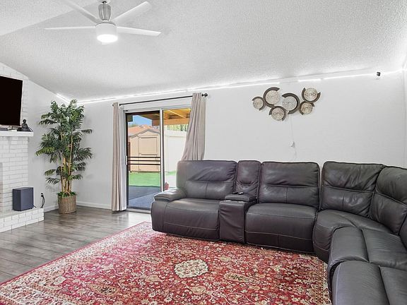 5th image of 1180 Boxwood Way