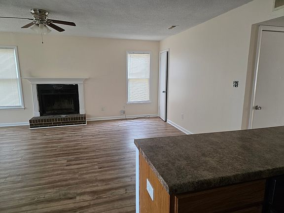 3rd image of 3927 Highridge Dr SW #A