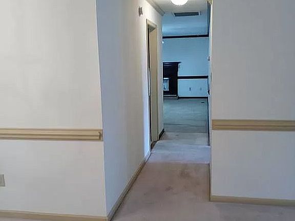 4th image of 976 Bent Branch Ln