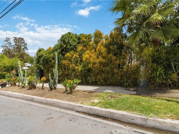 6930 Vanalden Ave, Reseda, CA 91335