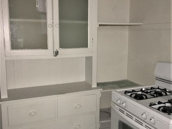 4th image of 4844 N Rockwell St #1F
