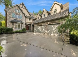 218 W 4th St, Hinsdale, IL 60521