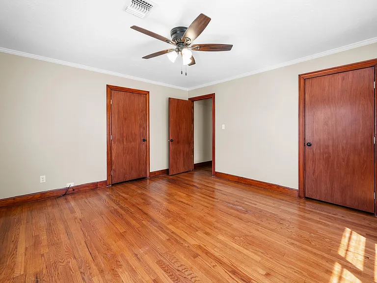 940 Hardeman St — Photo 15