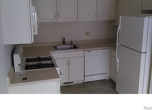 5th image of 1811 Wickham St #1