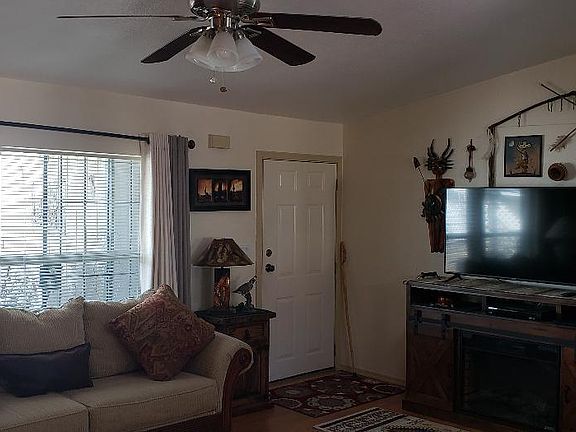 4th image of 3712 N Montana Ave