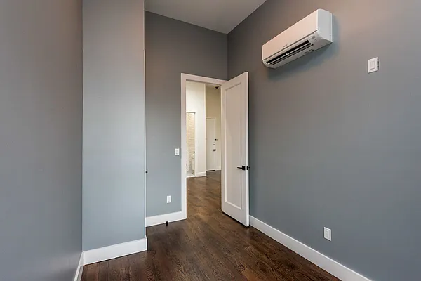 Rented by Compass | media 61
