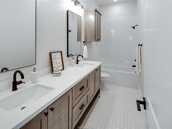 5th image of 4830 Pearl River Ct