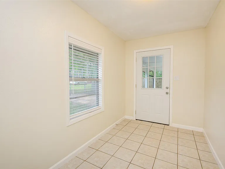 804 Chickasaw Dr — Photo 4