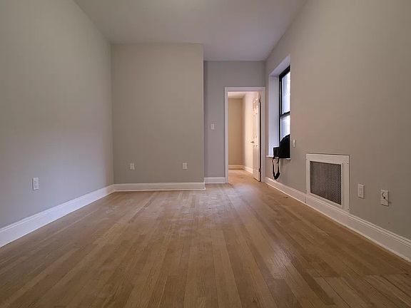 5th image of 113 W 75th St APT 2C