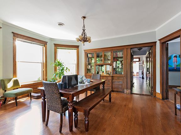 4th image of 4828 N Magnolia Ave #3