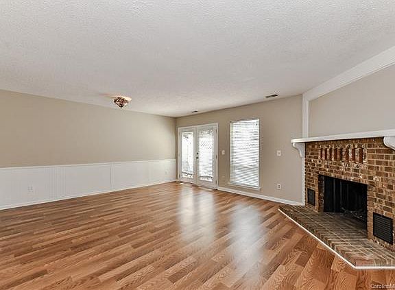 3rd image of 1079 Sardis Cove Dr