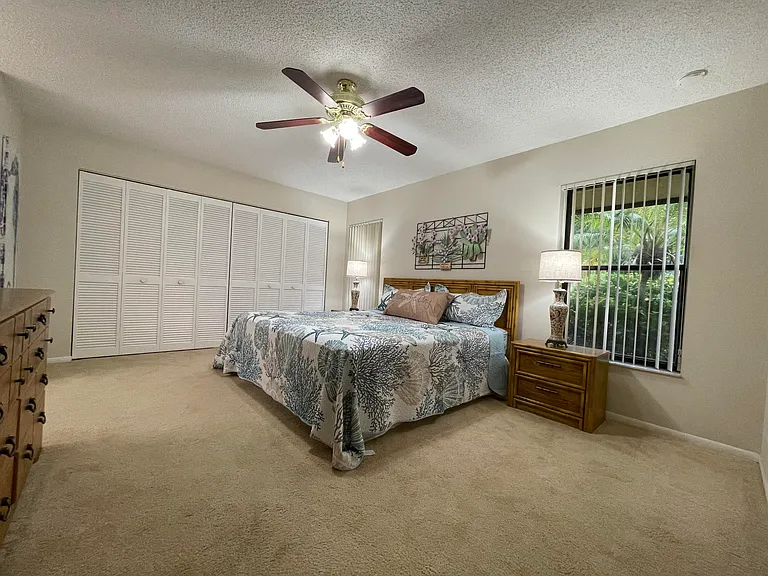 354 SW 28th Ave — Photo 17