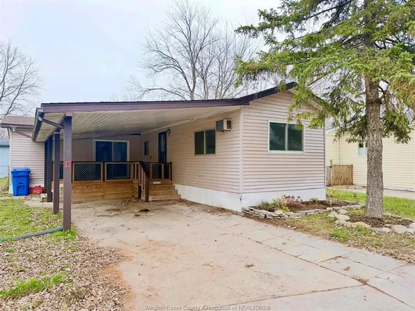 17 Spruce St, Essex, ON N0R 1J0